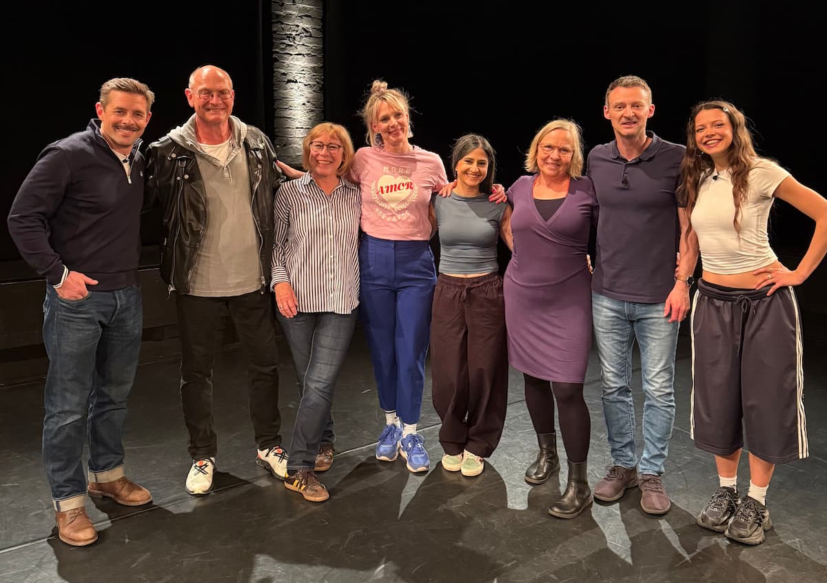 Impro-Workshop vor laufenden Kameras am Set